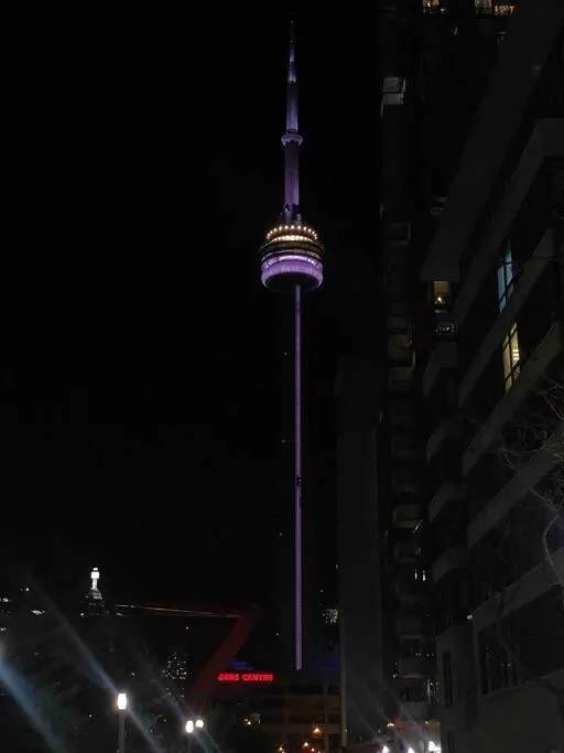 Apartment Best Location With Lake & City Views Plus Parking Toronto
