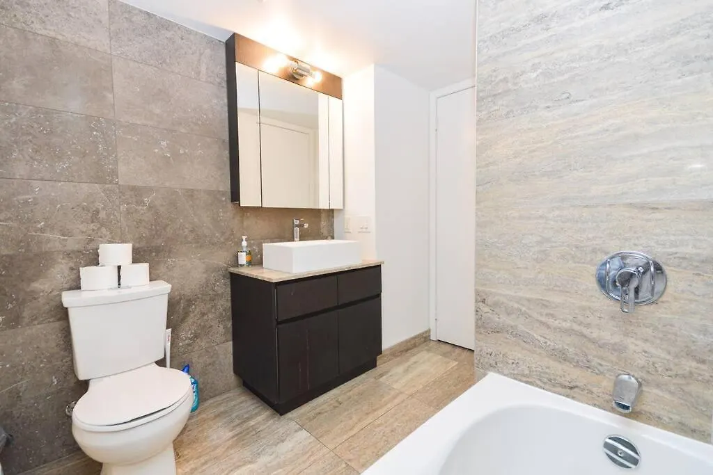 Apartment Best Location With Lake & City Views Plus Parking Toronto